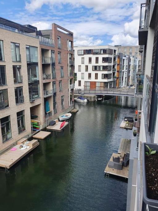 With Canal View Leilighet